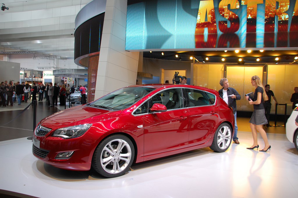 IAA Frankfurt: IAA 2009 Rundgang: Opel Astra