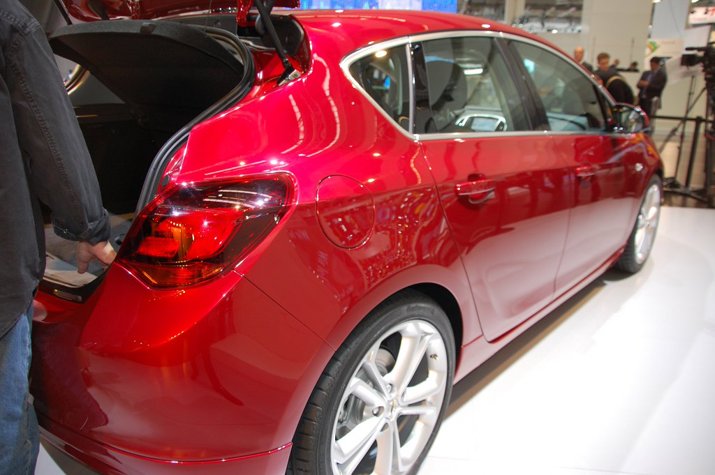IAA Frankfurt: IAA 2009 Rundgang: Opel Astra