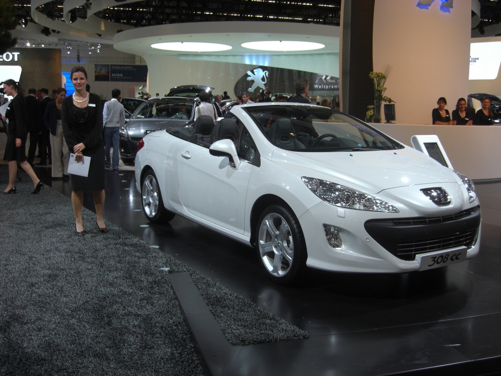 IAA Frankfurt: IAA 2009 Rundgang: Peugeot 308 CC
