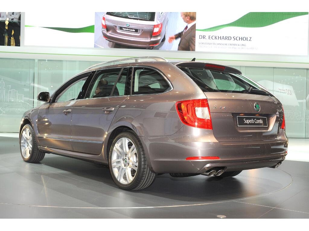 IAA Frankfurt: IAA 2009 Rundgang: Skoda präsentiert Octavia LPG, Superb Kombi und den Yeti