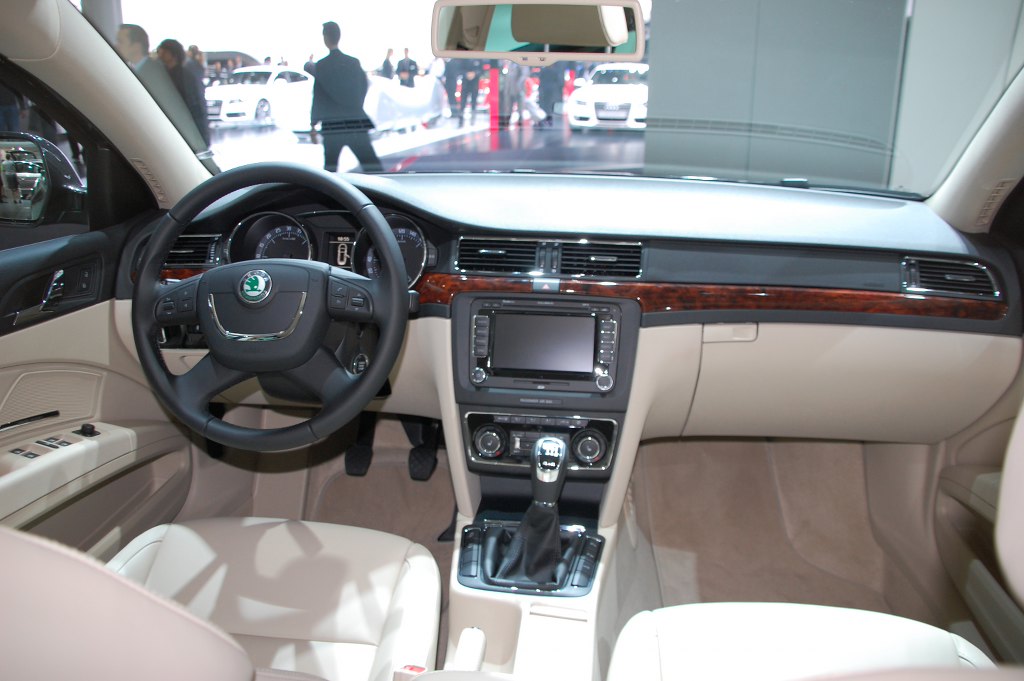 IAA Frankfurt: IAA 2009 Rundgang: Skoda präsentiert Octavia LPG, Superb Kombi und den Yeti