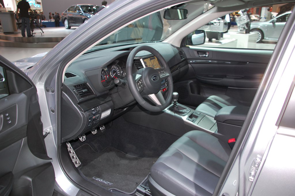 IAA Frankfurt: IAA 2009 Rundgang: Subaru Legacy und Outback als Europapremiere