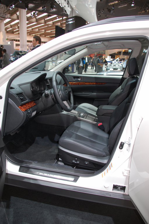 IAA Frankfurt: IAA 2009 Rundgang: Subaru Legacy und Outback als Europapremiere
