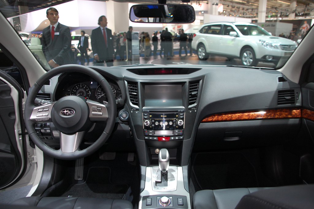 IAA Frankfurt: IAA 2009 Rundgang: Subaru Legacy und Outback als Europapremiere