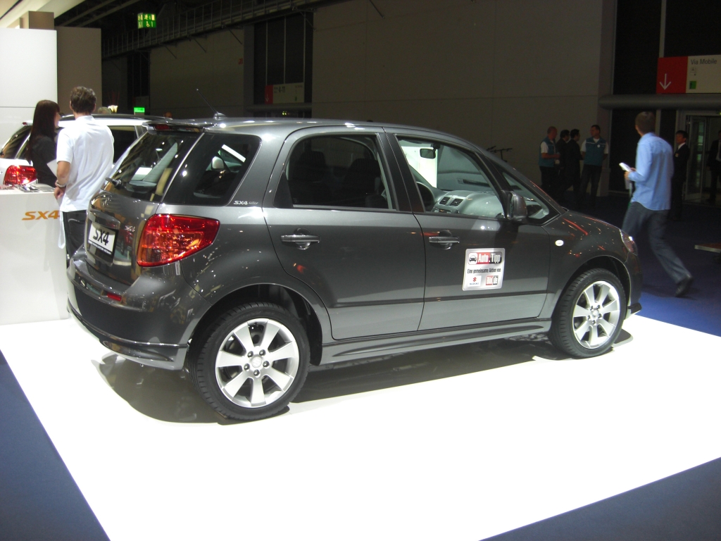 IAA Frankfurt: IAA 2009 Rundgang: Suzuki SX4 in Frankfurt
