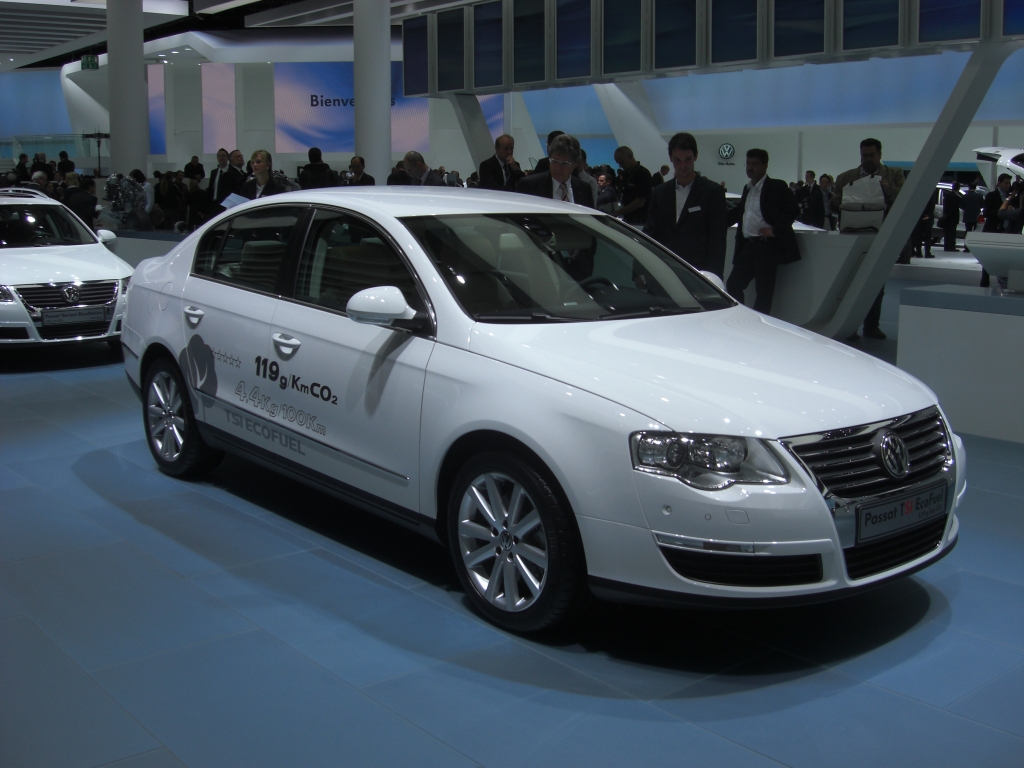IAA Frankfurt: IAA 2009 Rundgang: VW Passat Bluemotion