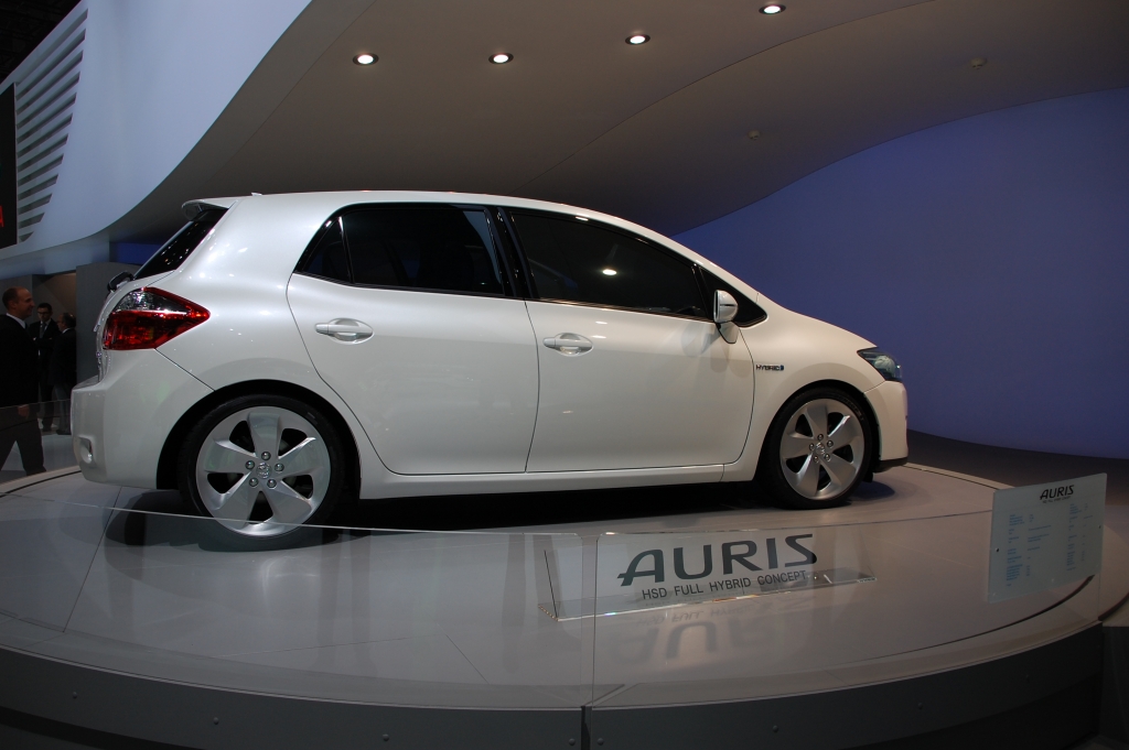 IAA Frankfurt: IAA 2009 Rundgang: Weltpremiere Toyota Auris HSD Hybrid
