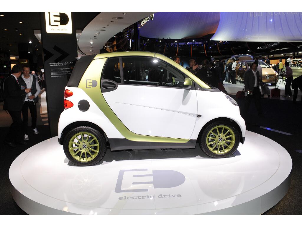 IAA Frankfurt:  IAA: smart fortwo fährt elektrisch | Foto: UnitedPictures