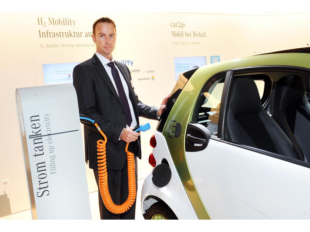 IAA Frankfurt:  IAA: smart fortwo fährt elektrisch | Foto: UnitedPictures