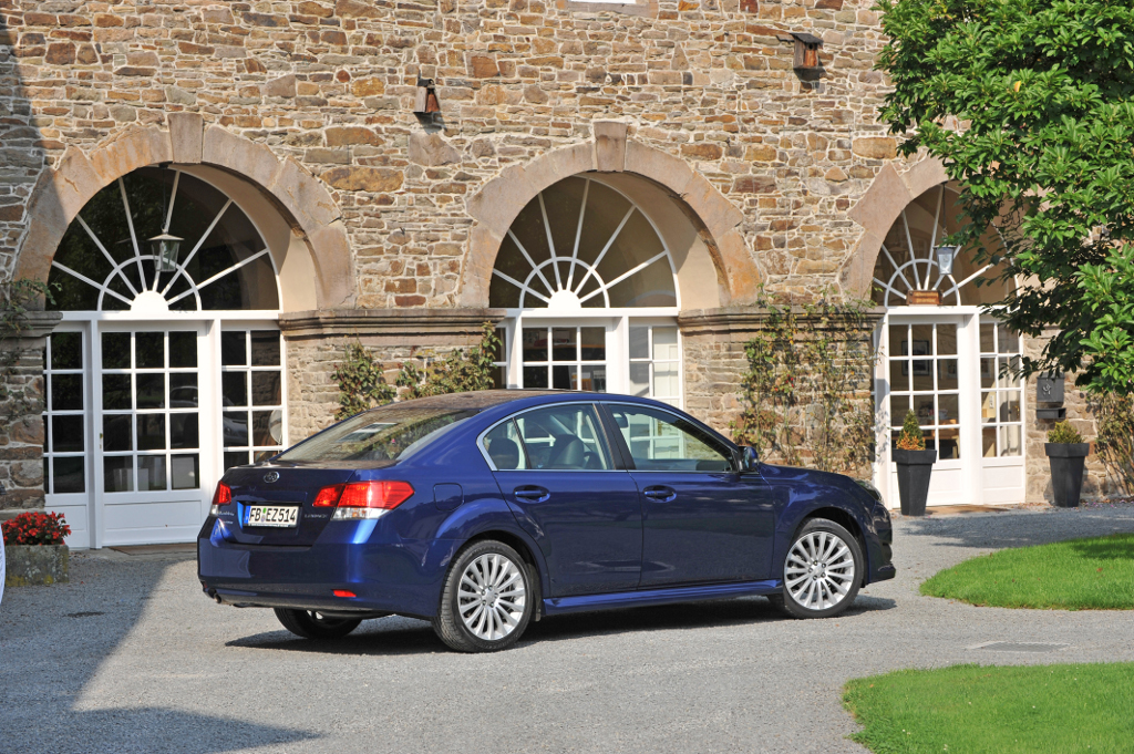 IAA Frankfurt: Subaru Legacy und Outback: Japanische Allrad-Mittelklasse in neuem Gewand 