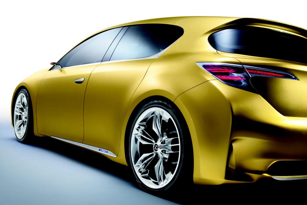 Lexus mit neuem Kompaktmodell auf der IAA 