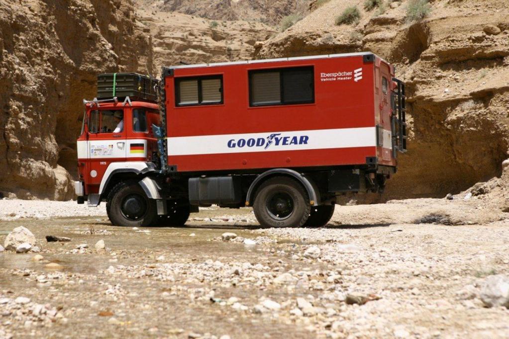 Mit dem Feuerwehrauto von Darmstadt bis Singapur 