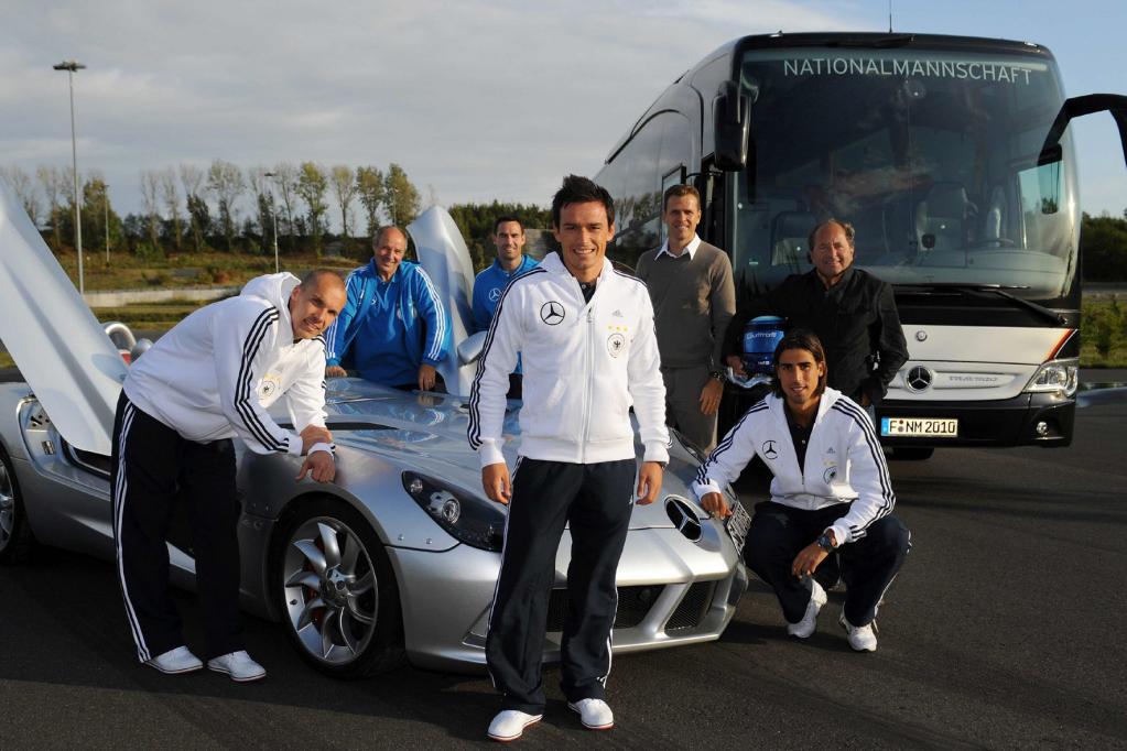 Neuer Mannschaftsbus für DFB von Mercedes 