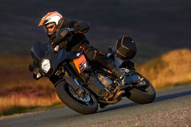 Paradigmenwechsel im Motorradbau? Sicherheit auf 4 Rädern.