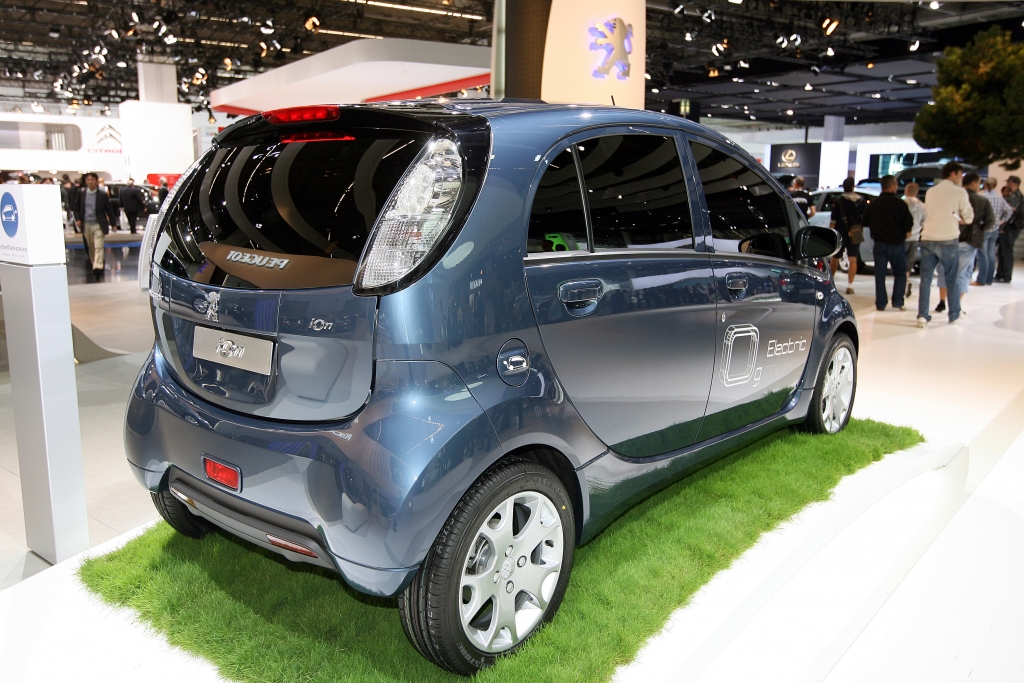 Peugeot: Der Elektro-iOn kommt 2010
