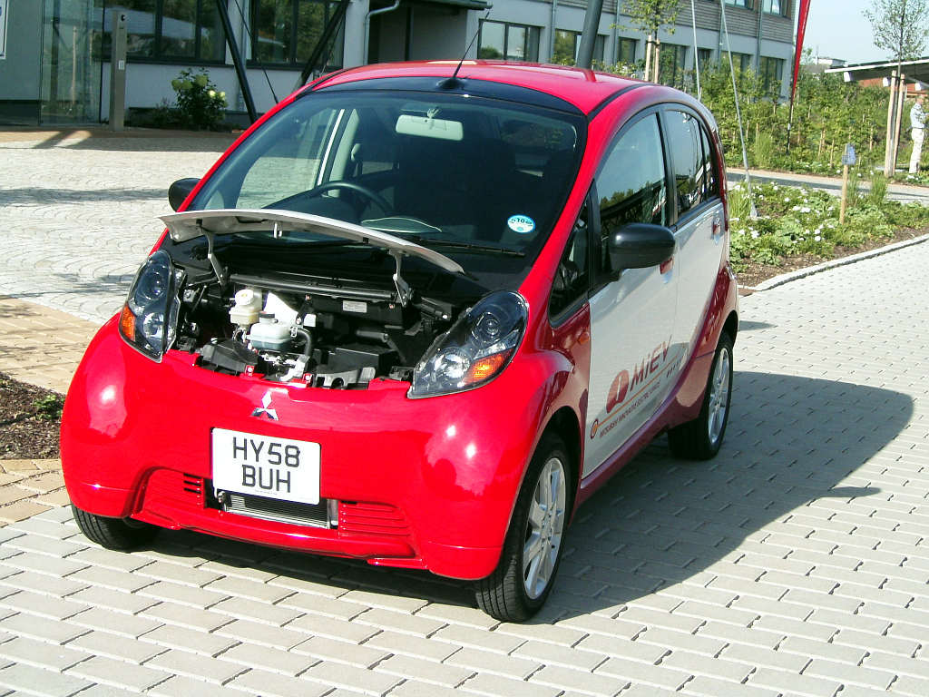 Peugeot tauft Elektroauto iOn 