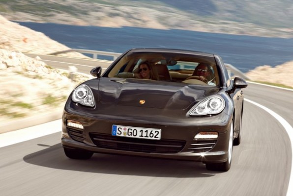Porsche Panamera künftig im Avis-Angebot