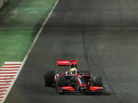 Singapur GP: Hamilton gewinnt vor Glock