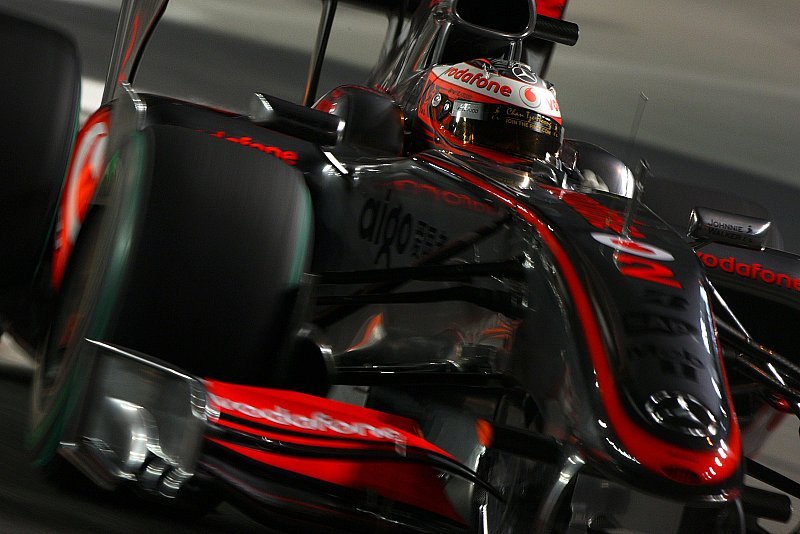1. Freies Training : Kovalainen im Regen vorne