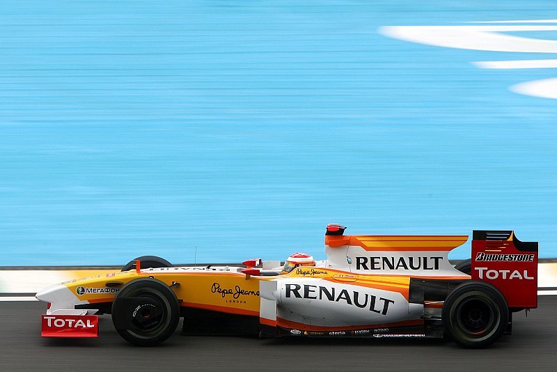2. Freies Training : Alonso holt Bestzeit