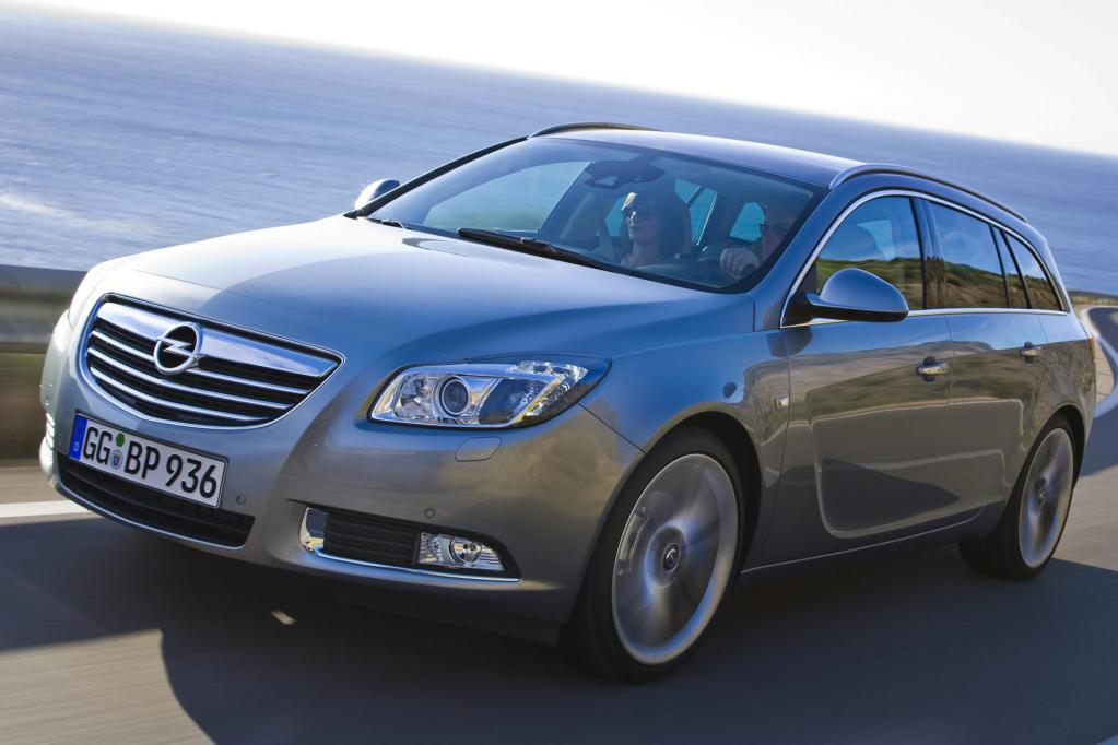 Adler-Modemärkte fahren Opel 