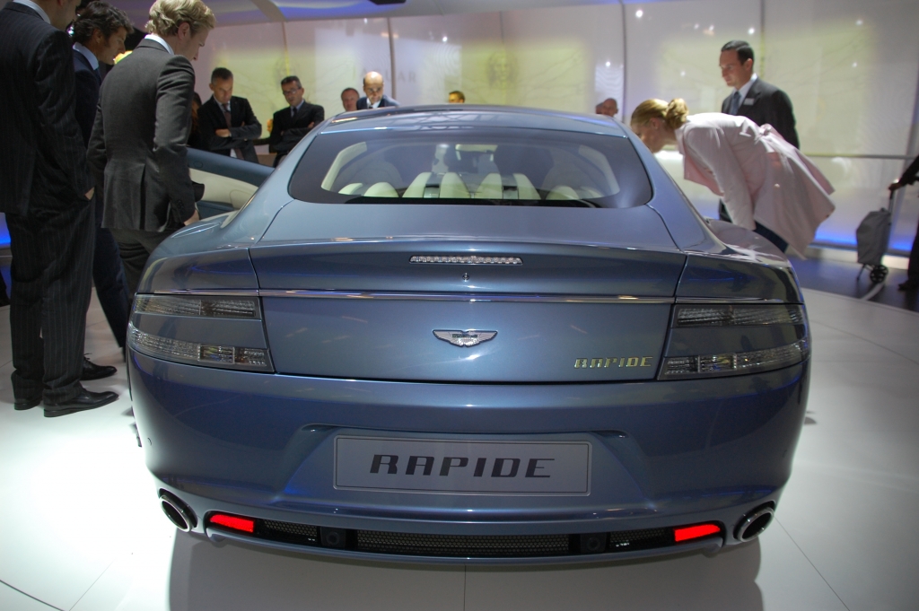 Aston Martin Rapide: Porsche Konkurrent vom Feinsten