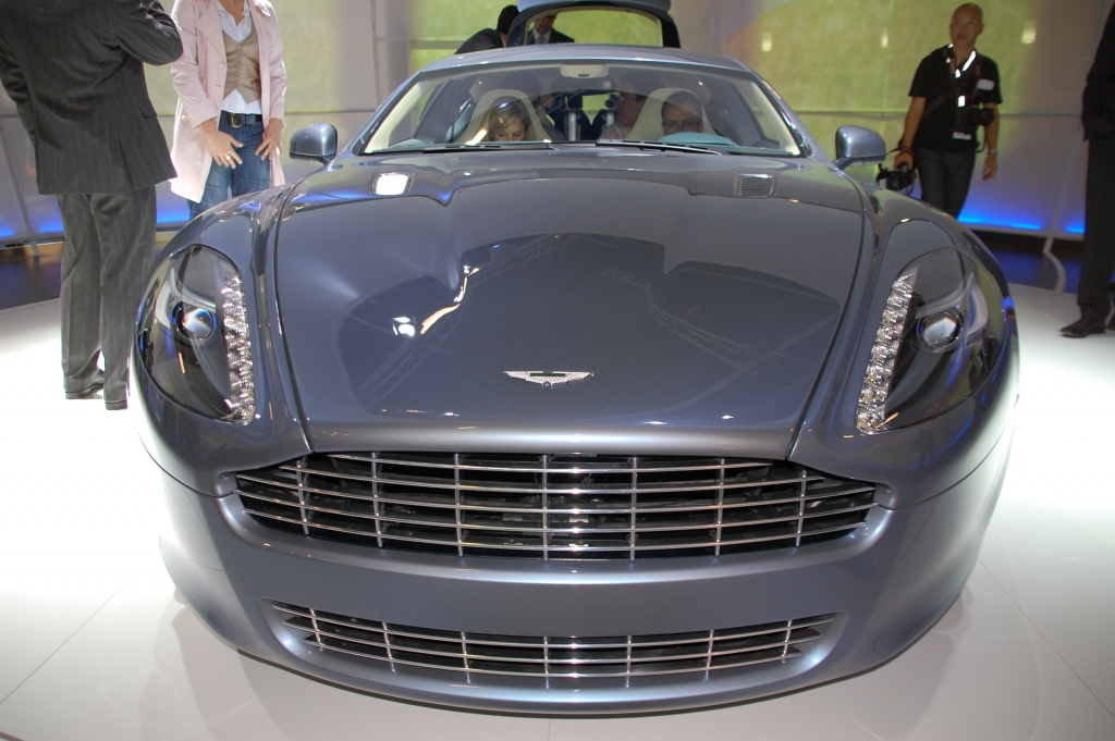 Aston Martin Rapide: Porsche Konkurrent vom Feinsten