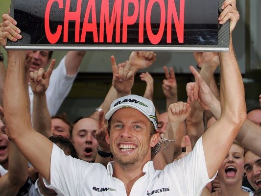 Button feierte alleine: Alles verarbeiten