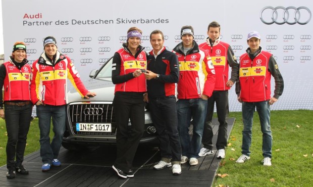 DTM-Meister Timo Scheider übergab Audi-Modelle