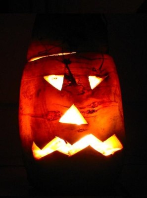 Der Krbis gehrt zu Halloween, genauso wie die schlechten Scherze