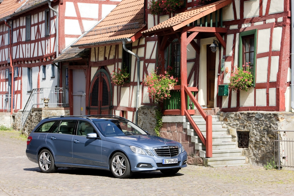 Die E-Klasse als (T)Raumwagen