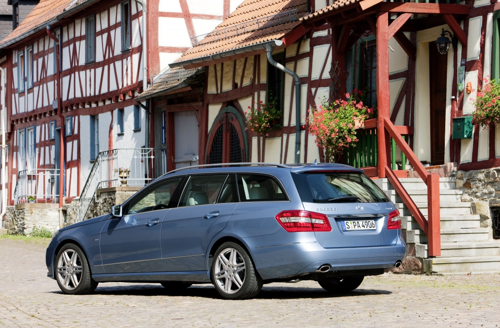 Die E-Klasse als (T)Raumwagen