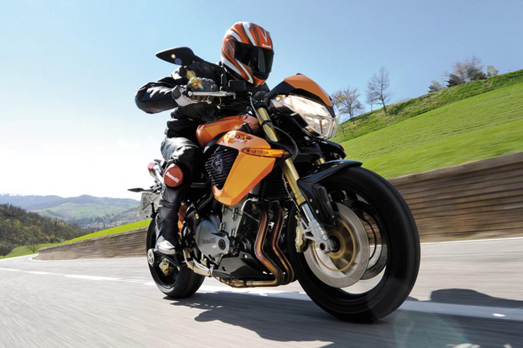Fahrbericht Benelli TnT 899s: Italienisches Spaßgerät 