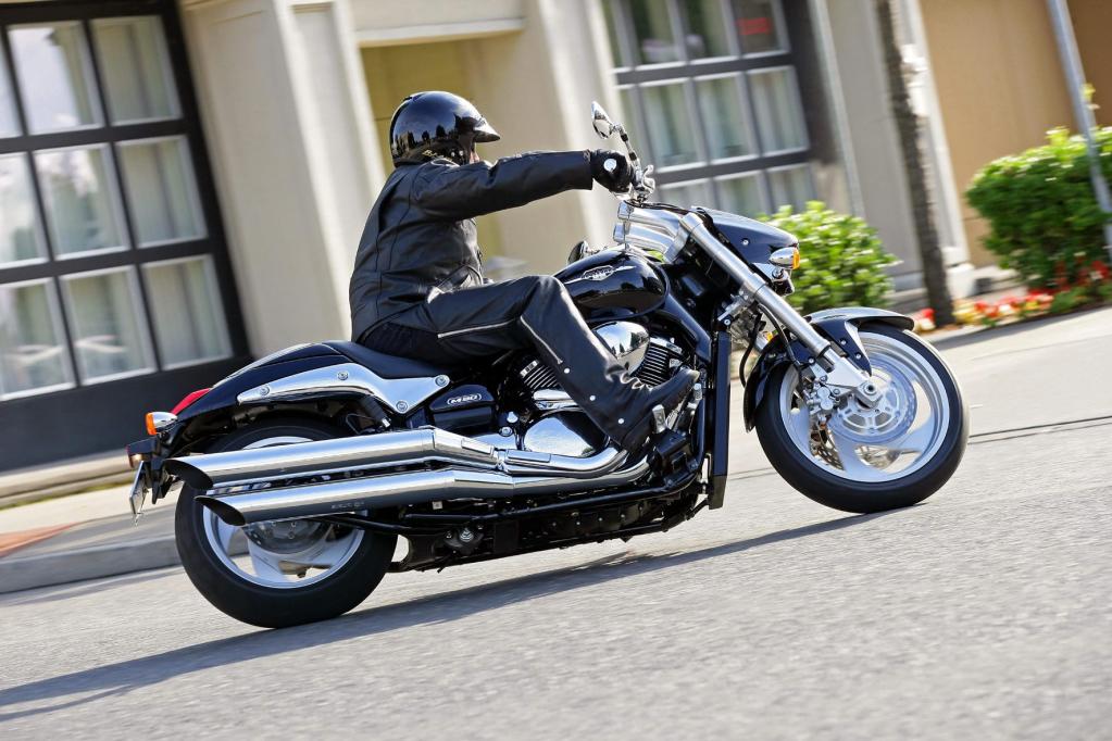 Fahrbericht Suzuki Intruder M 1500: Ein neuer Twin mit alten Werten - Bild 2
