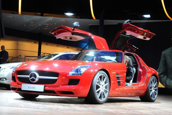 Fertigungsauftrag für den Mercedes-Benz SLS AMG geht an Magna Steyr