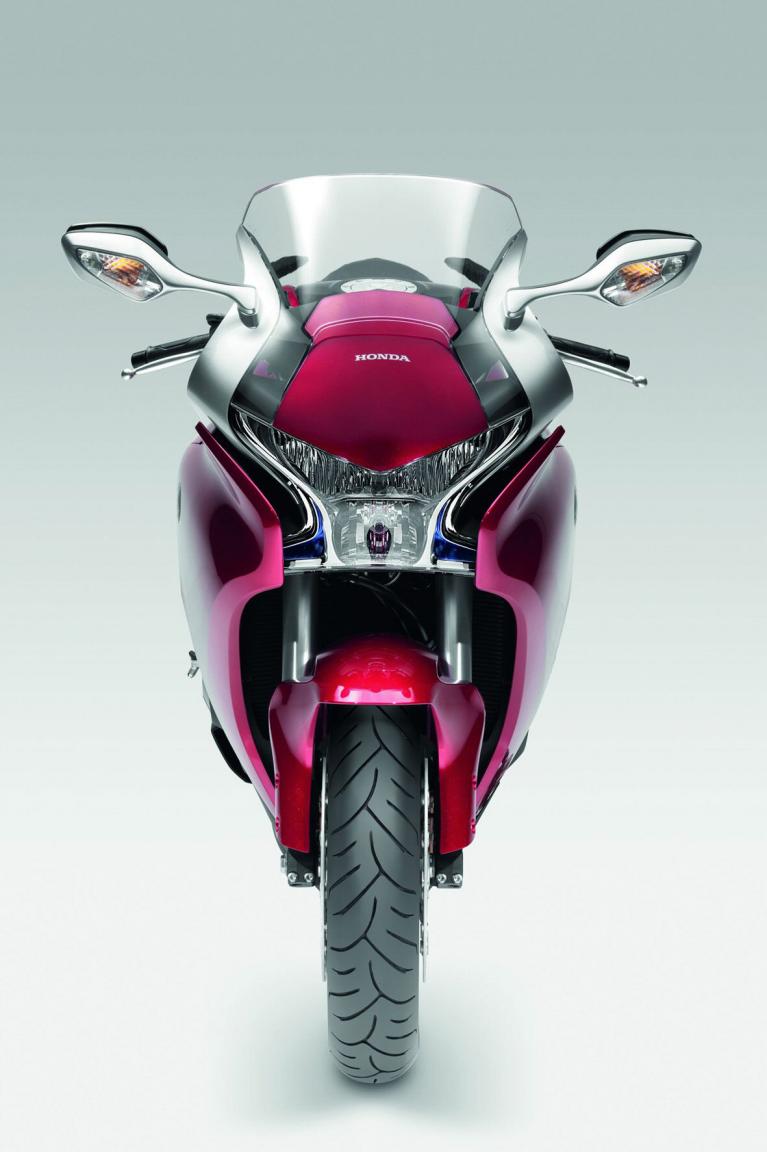 Honda VFR 1200 F: Innovation aus Tradition  - Bild(4)