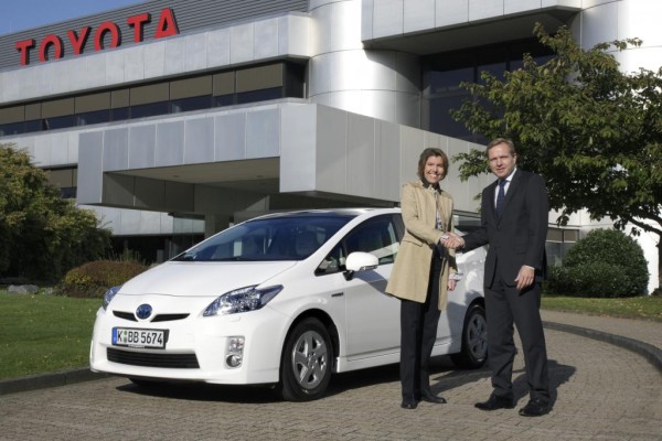 Kölner Treff: Bettina Böttinger und der neue Toyota Prius