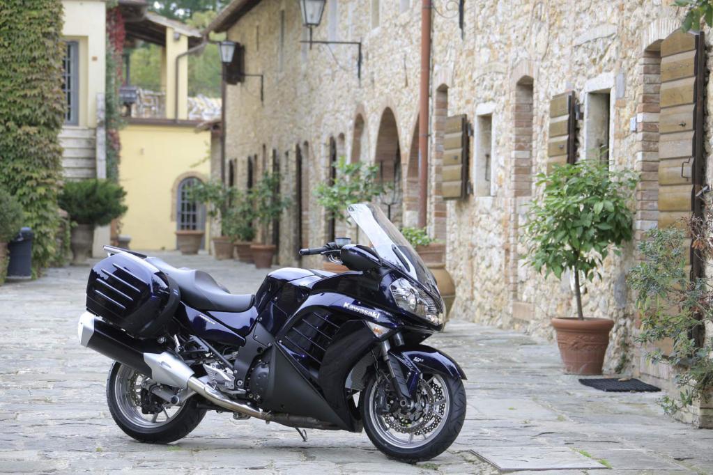 Kawasaki GTR 1400: Durch Modellpflege zur Neuheit 