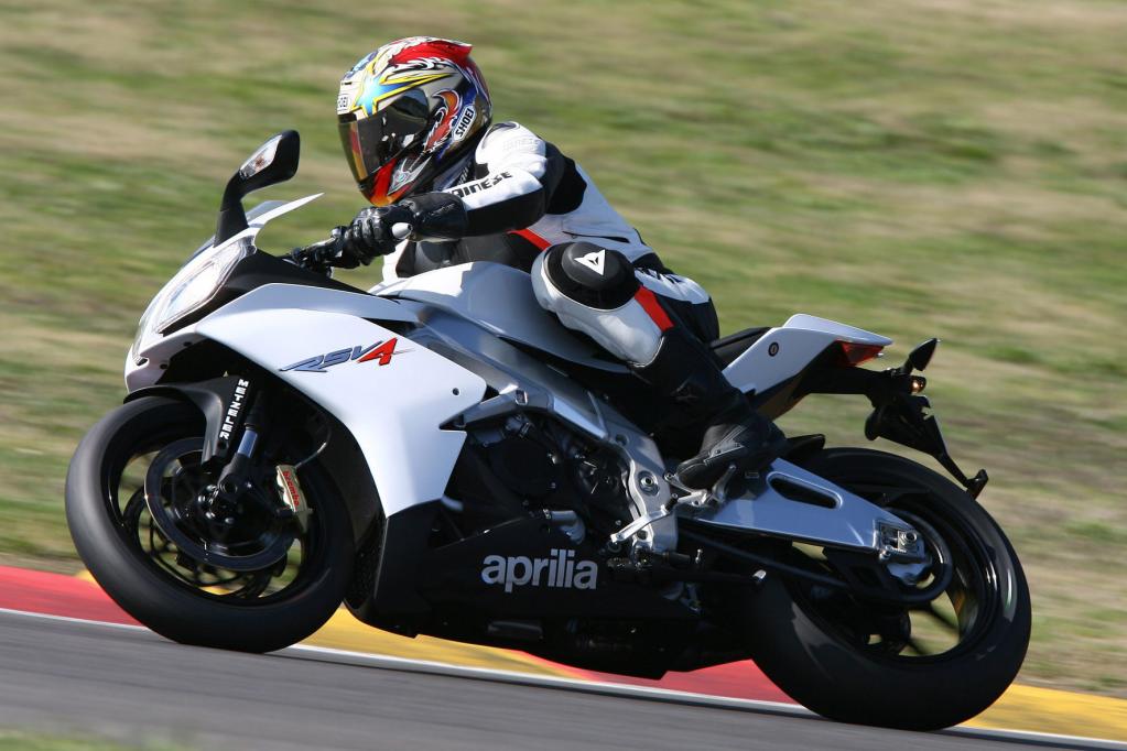 Motorrad-Präsentation Aprilia RSV4 R: Superbike für jedermann - Bild 5