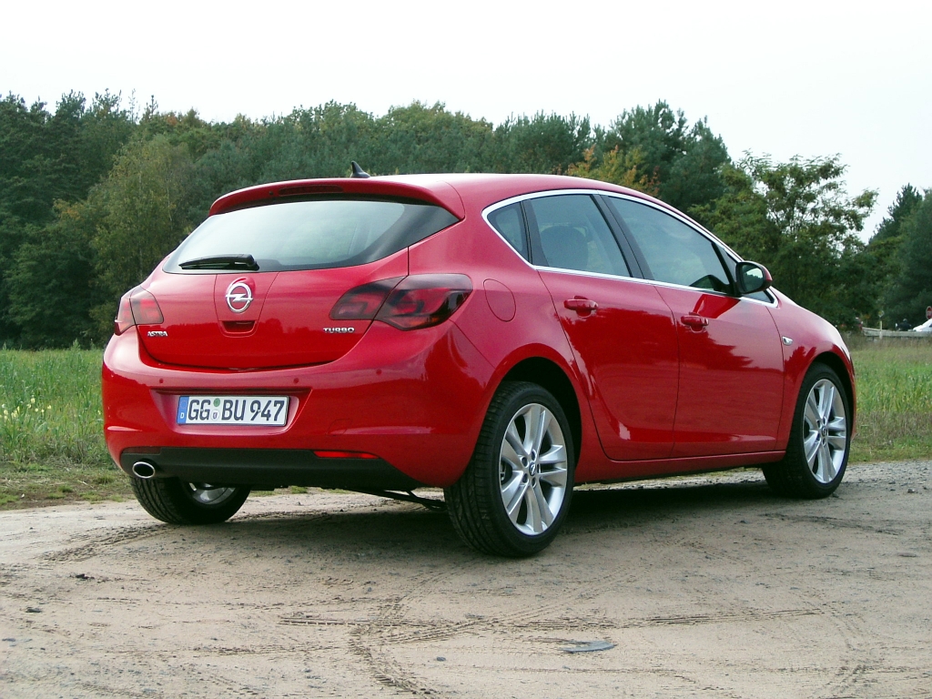 Opel Astra: Kompaktwagen mit Genen der Mittelklasse