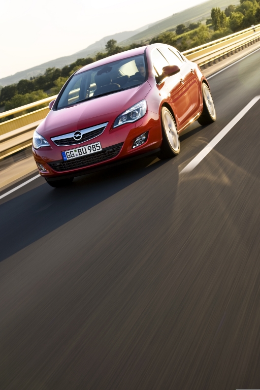 Opel Astra: Neuer Angriff auf den Golf 
