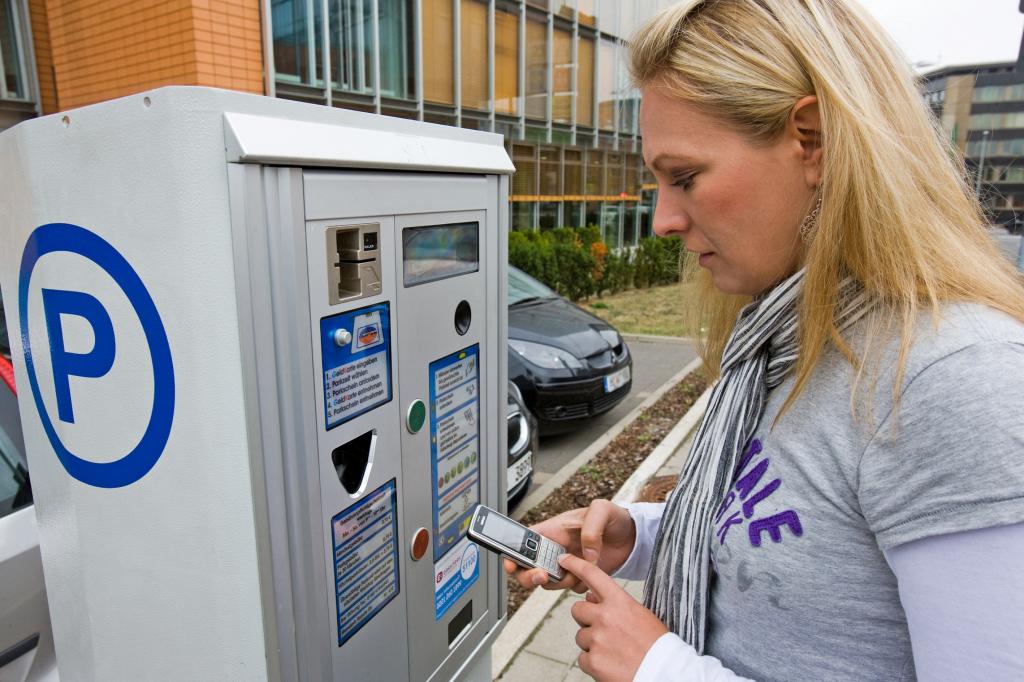 Parkgebühren per Handy bezahlen