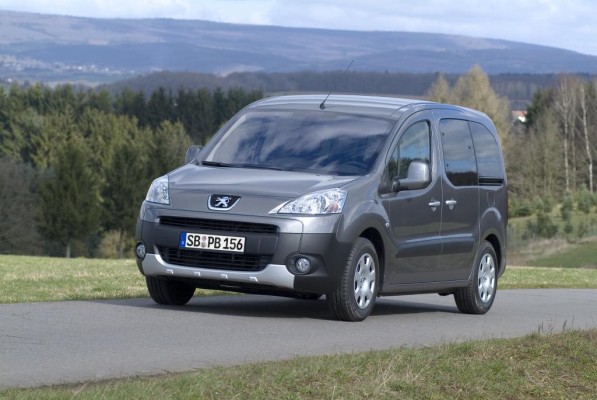 Peugeot Partner Tepee mit neuem 1,6-Liter-Ottomotor