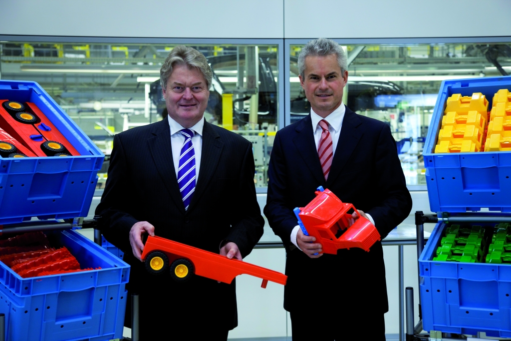 Porsche Akademie: Modellfarbik in Leipzig eröffnet