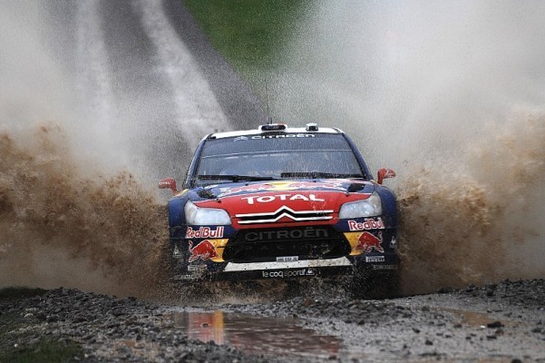 Rallye Großbritannien Tag 1: Loeb vor Hirvonen: Direktes Duell an der Spitze