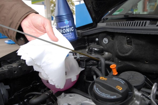 Ratgeber: Spritsparend Auto fahren im Winter 