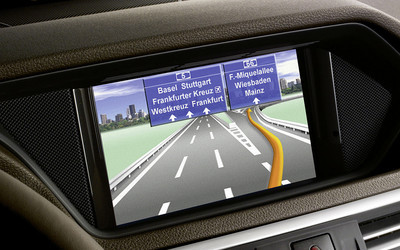 Reality View Pro bringt eine wirklichkeitsnahe Darstellung der Beschilderung auf der Autobahn auf das Audio 20 CD-Display.