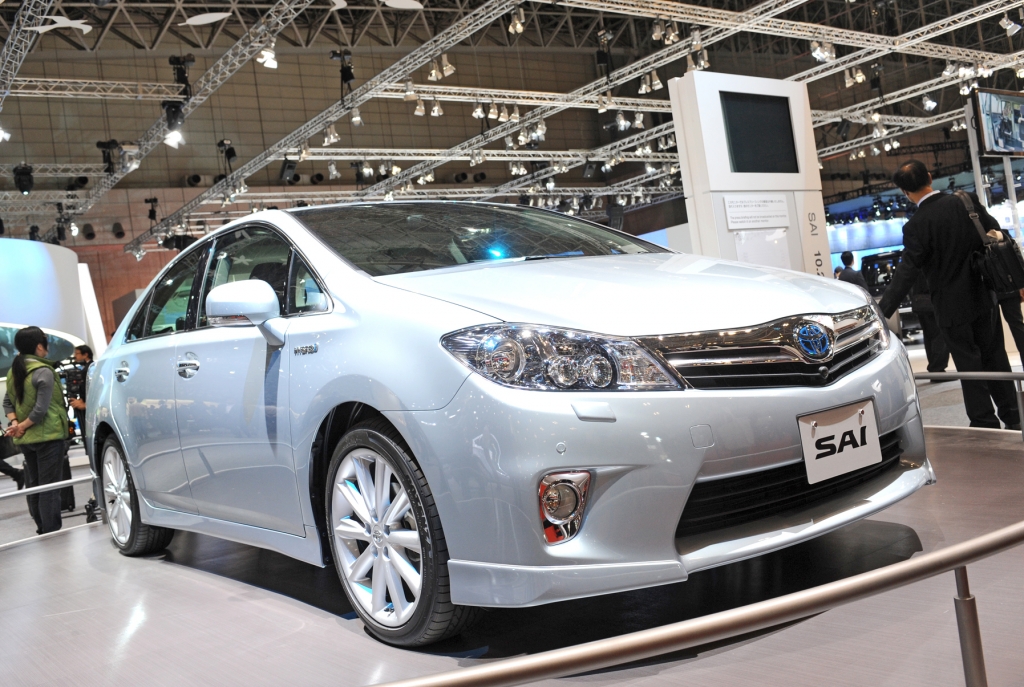Starker Bruder des Toyota Prius für Japan 