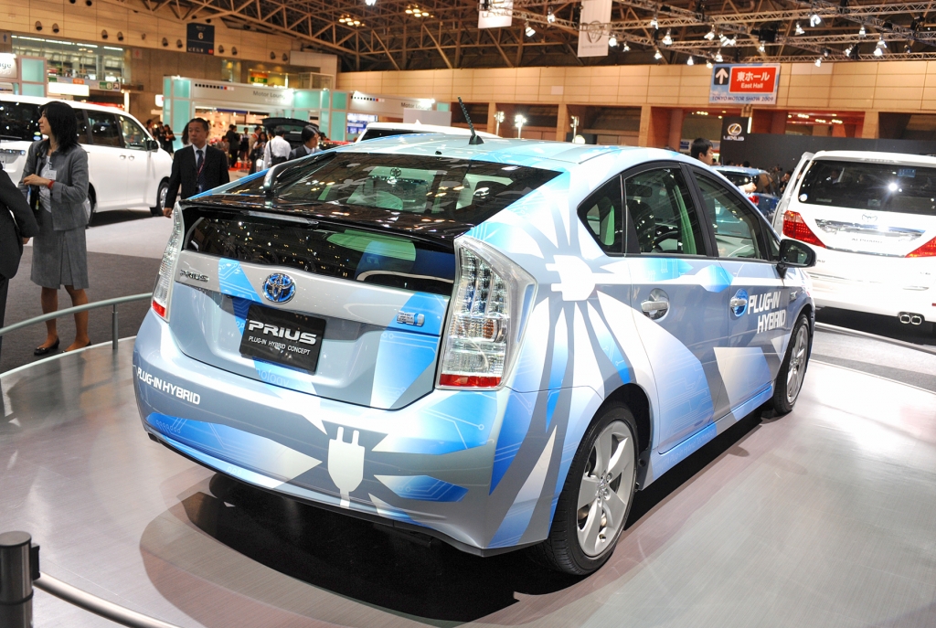 Starker Bruder des Toyota Prius f&uuml;r Japan 