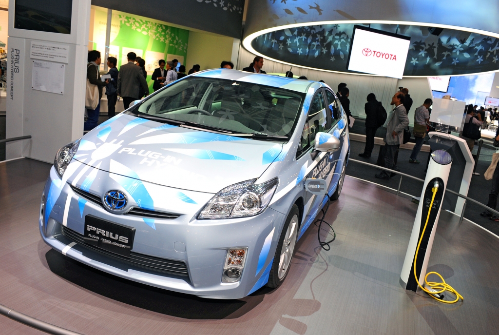 Starker Bruder des Toyota Prius f&uuml;r Japan 